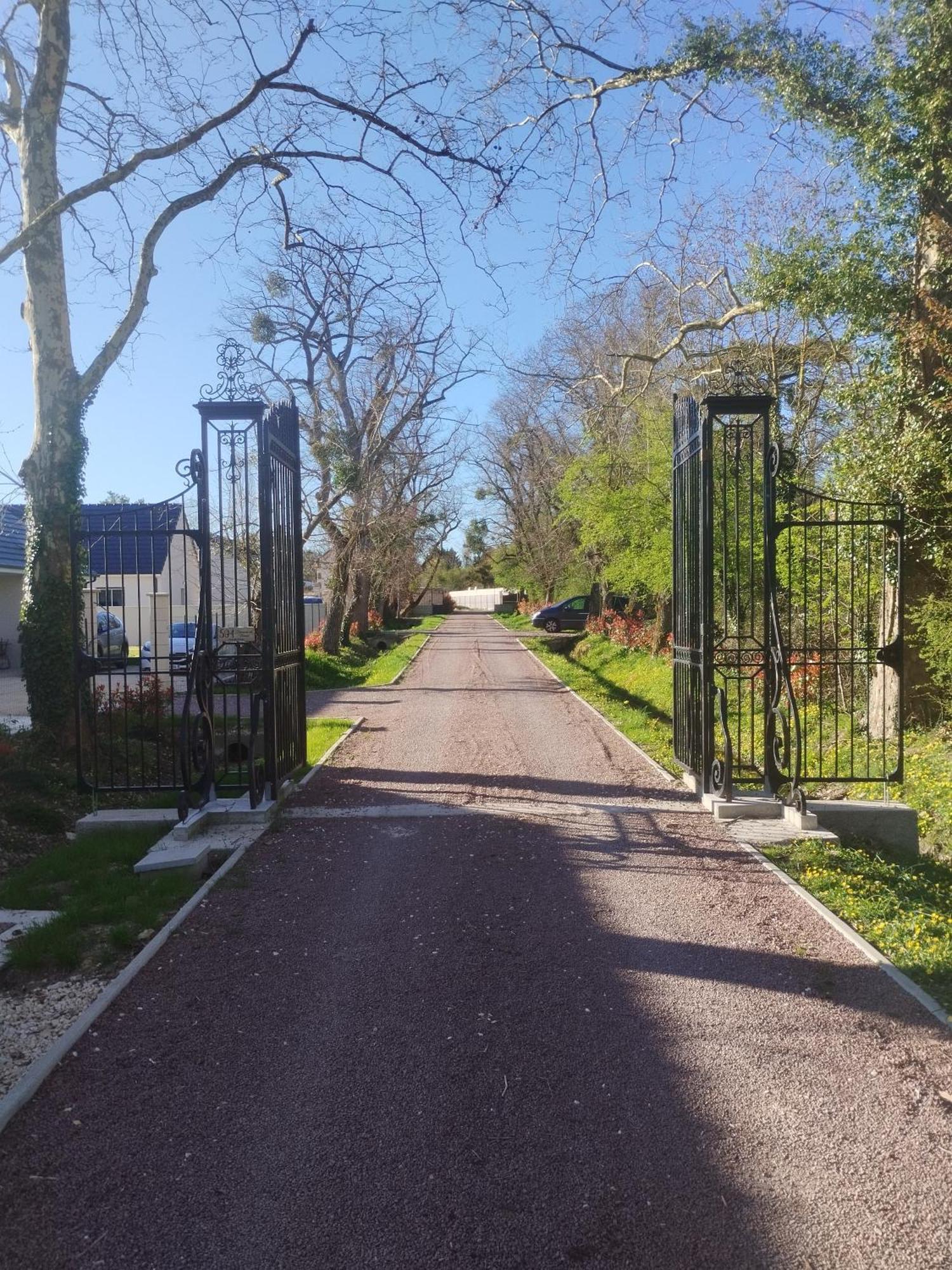 Domaine De Veauce Proche De Bourges Сен-Дулшар Экстерьер фото